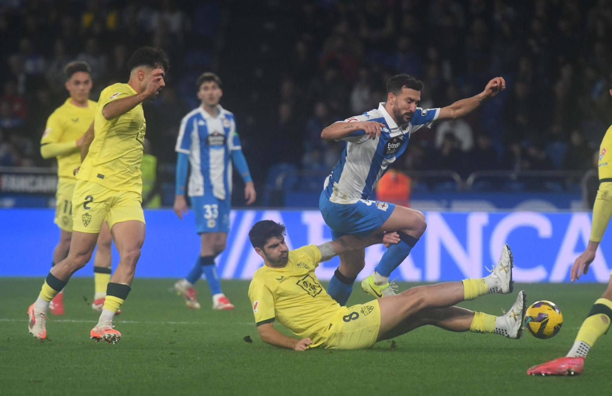 El Deportivo doblega al Almería en Riazor (3-1)