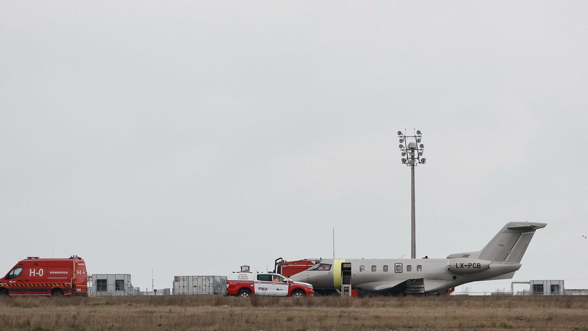 Les fotos del jet privat que ha tingut una avaria a l’aeroport de Girona