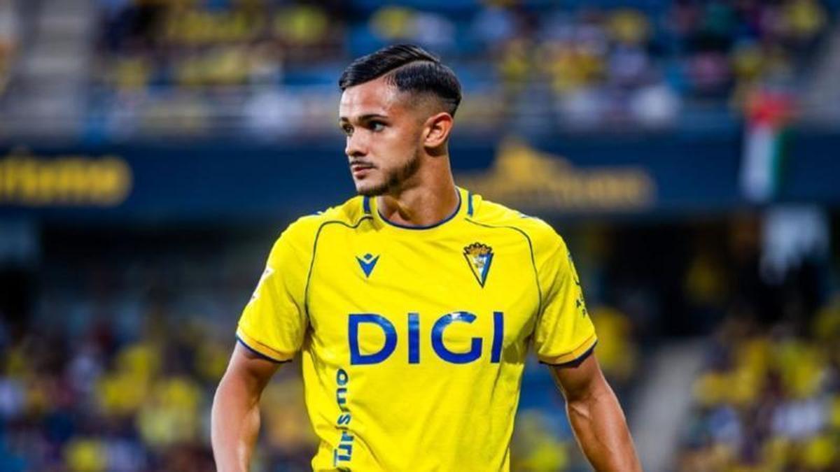 Raúl Pereira, en un partido con el Cádiz en esta temporada.