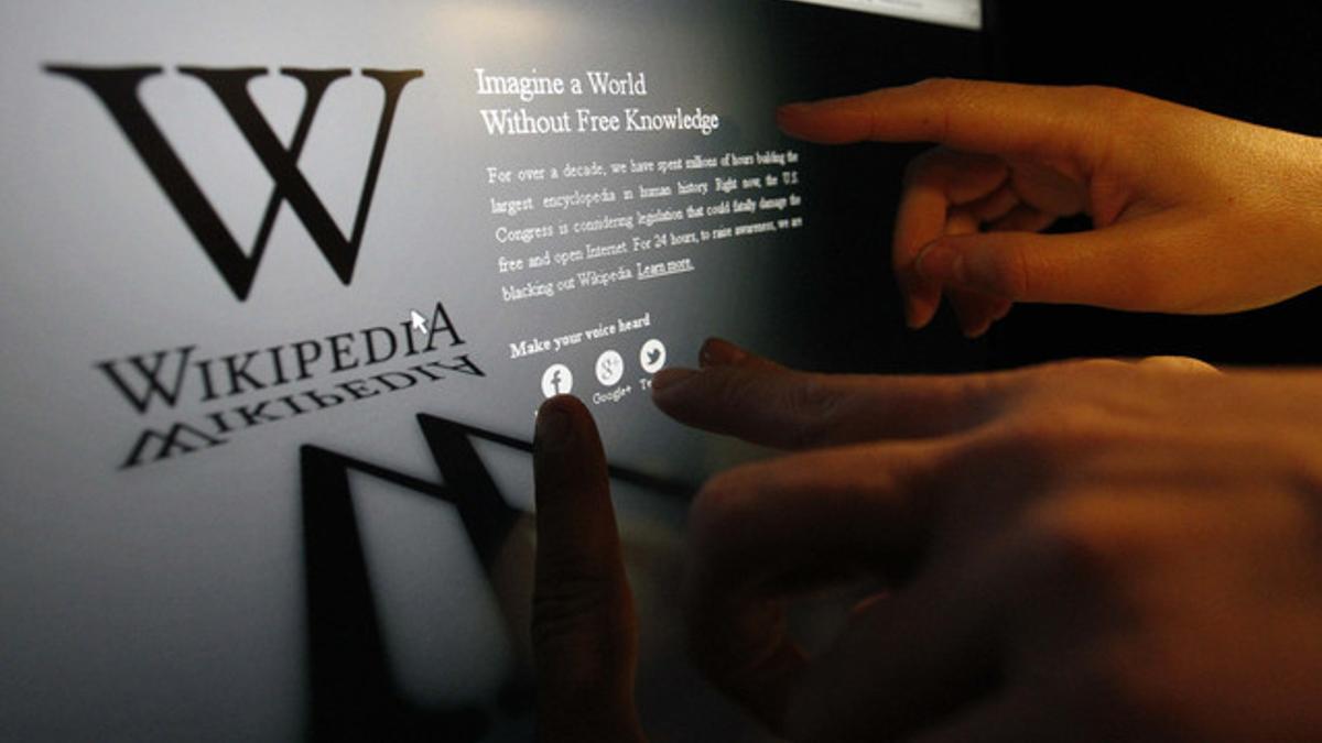 Facebook, lo más consultado en Wikipedia en el 2012