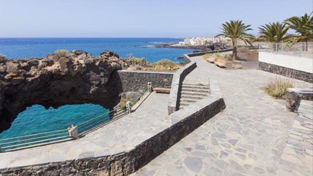 Paseo Marítimo de Costa del Silencio.
