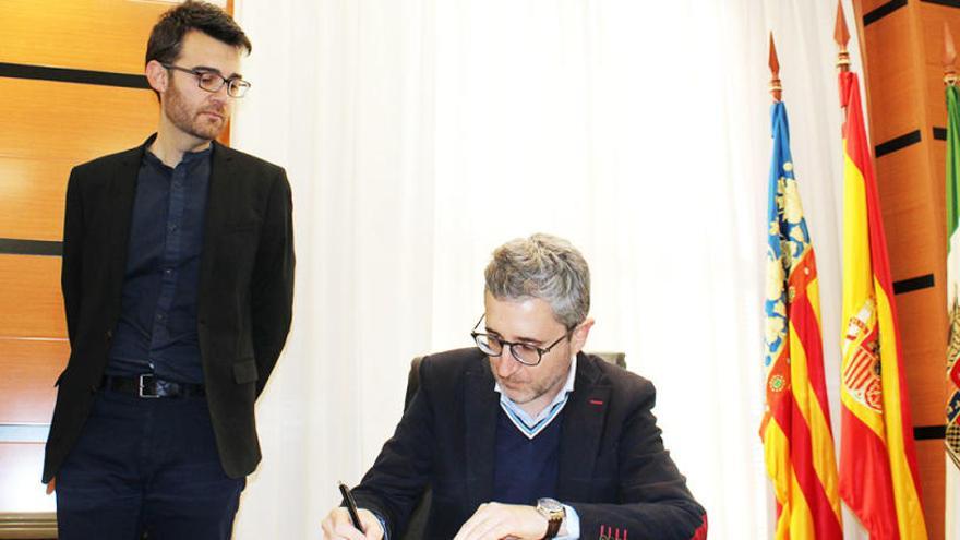 La reunión del alcalde de Novelda y el conseller de Política Territorial.