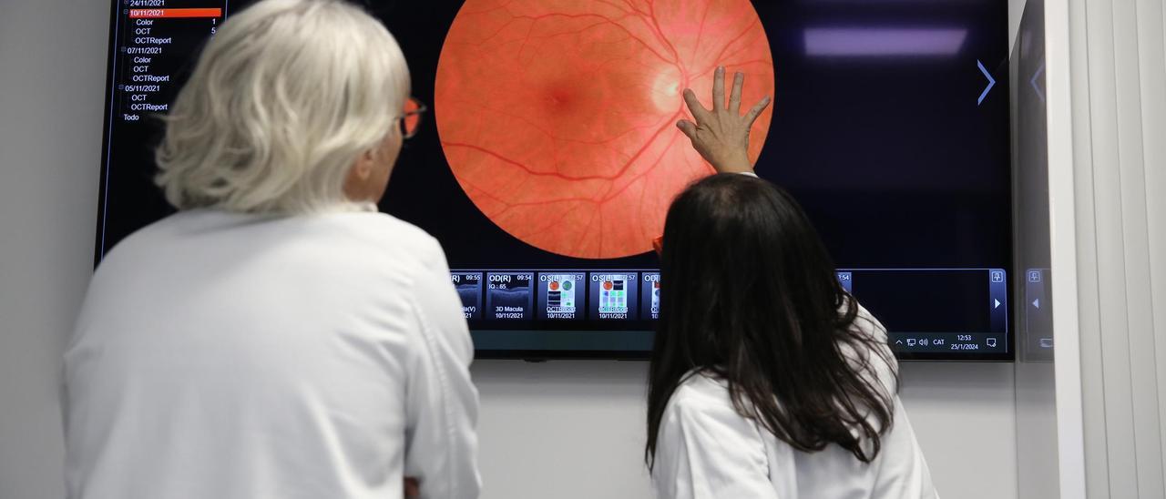 El ojo de un paciente de Can Ruti afectado por un ictus de retina.