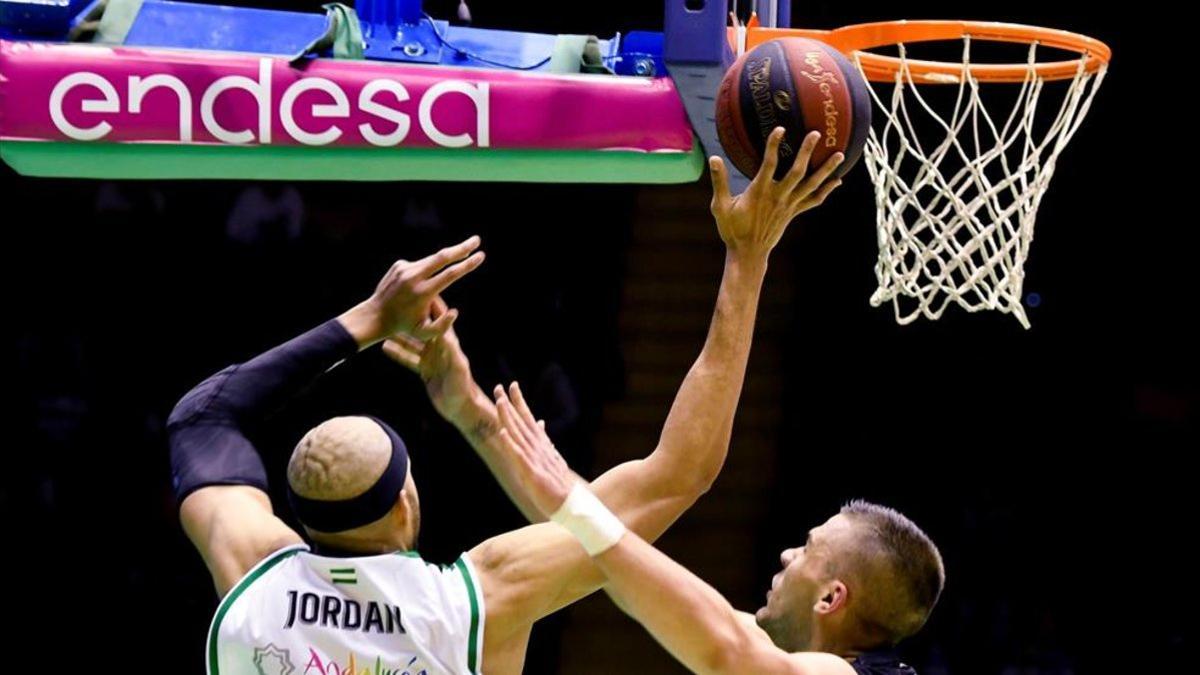 Endesa es patrocinador de la liga nacional de baloncesto