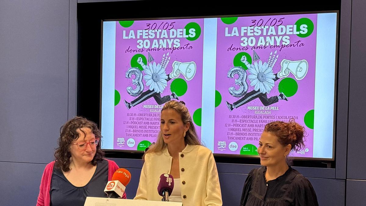 Carlota Carner explicant la programació del 30 de maig