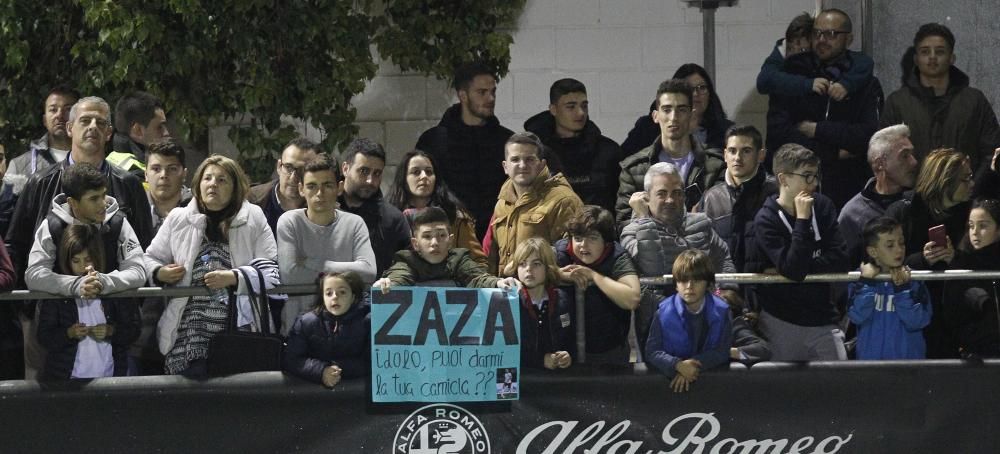 La afición del Valencia invade el Puchades