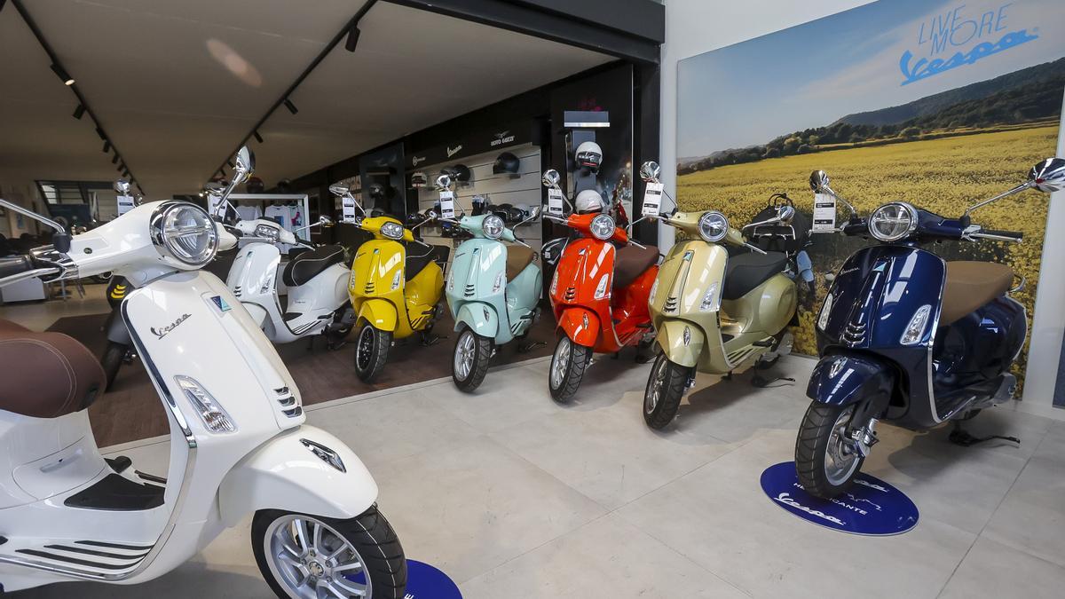 Comprar motos en Alicante: Concesionario especializado Vespa, Piaggio,  Aprillia y Moto Guzzi