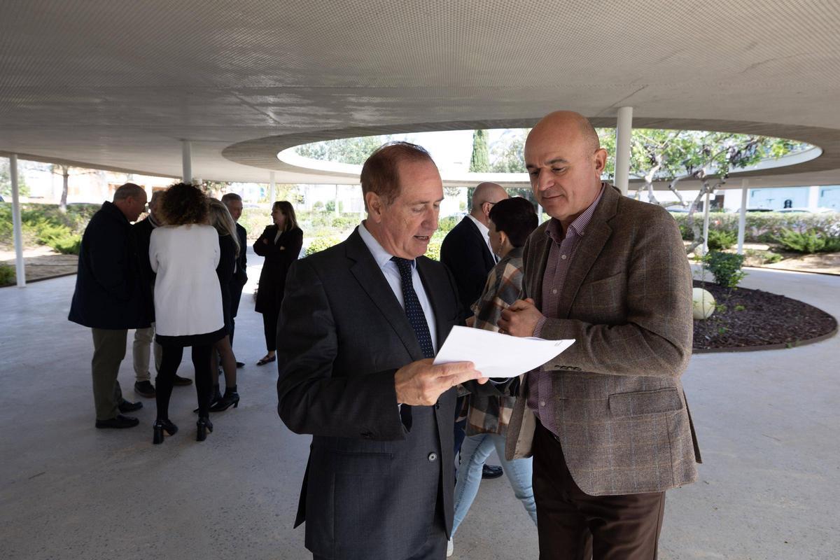 El conseller Juan Manuel Lafuente y el presidente del Consell Vicent Marí, en la presentación de los proyectos del ITS