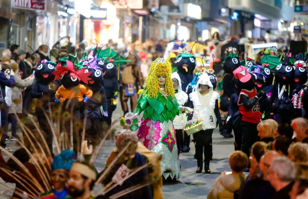 Desfile adulto de los carnavales de Benidorm