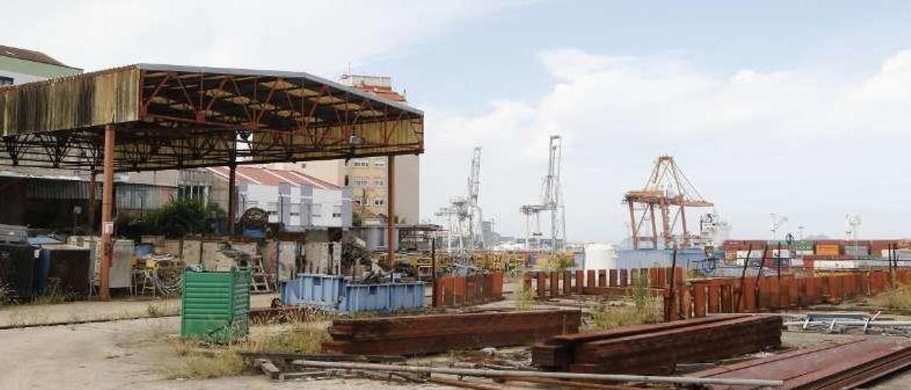 Vista parcial de las instalaciones de Vulcano, ya sin ninguna actividad. // Alba Villar