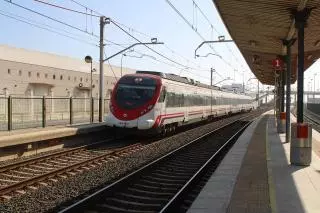 Cortada la línea de tren entre Sevilla y Huelva tras romper una catenaria un convoy de mercancías