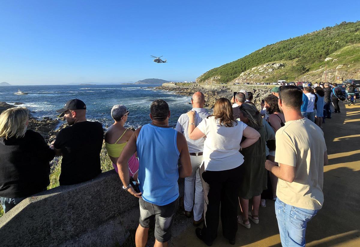 Gardacostas rescata el cuerpo de una persona ahogada en Baredo (Baiona)