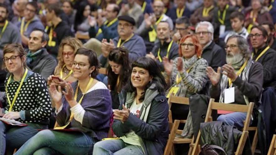 Mireia Vehí, Natàlia Sànchez i Anna Gabriel, diumenge.