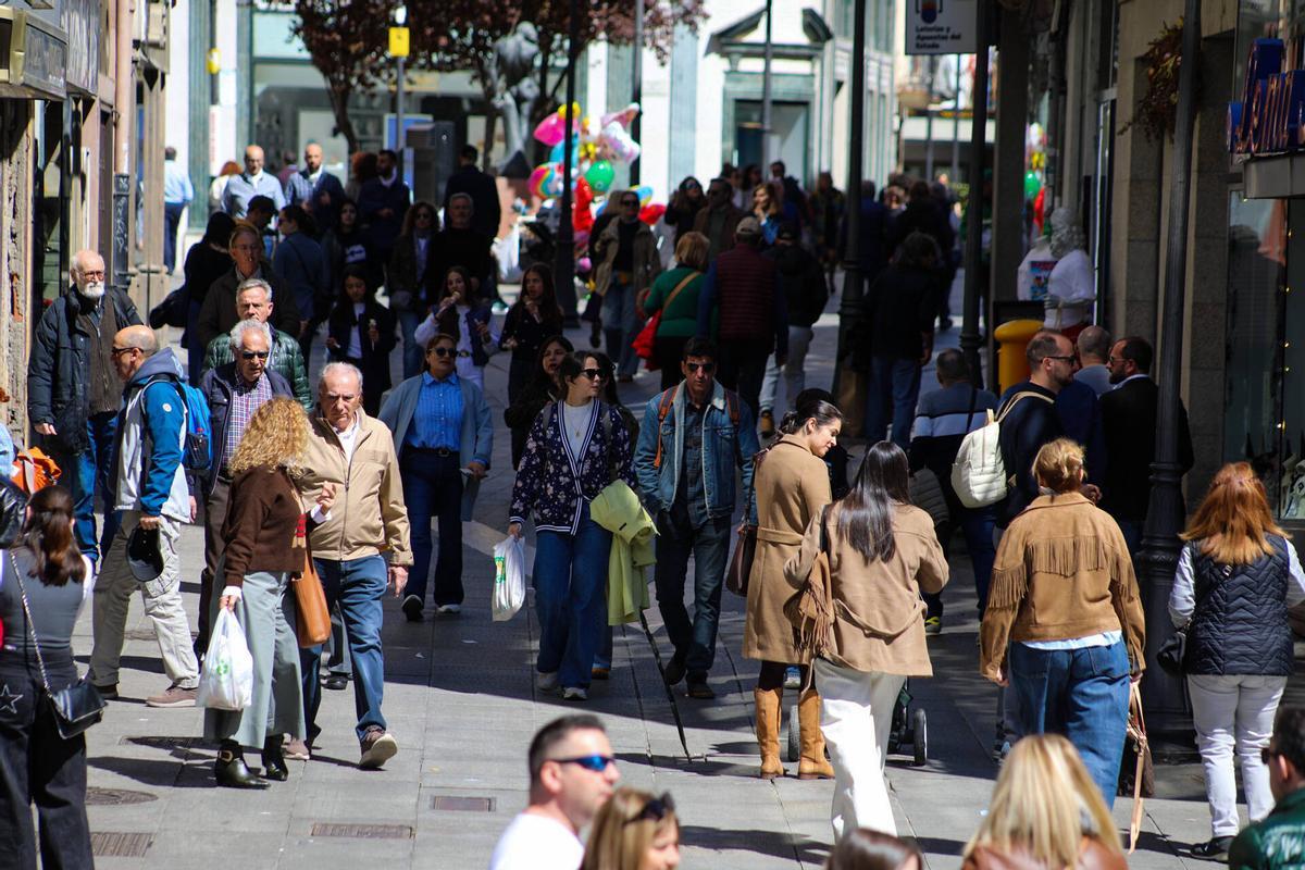 La ciudad de Zamora, a rebosar durante este Sábado Santo.