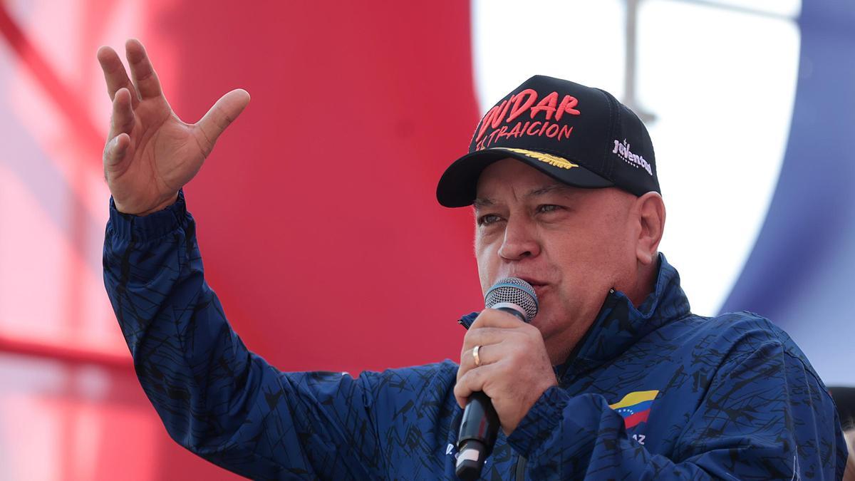 Diosdado Cabello: "No descansamos ni un instante hasta tener en Venezuela" a Maduro