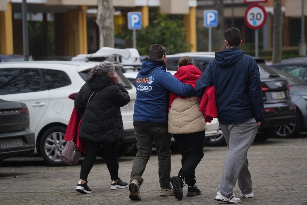 Familiares atendidos en el centro cívico de Poniente. forman en el Centro Cívico de Poniente
