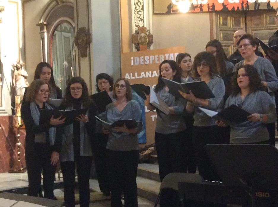 Cor Echo Vocis de Sueca amb la direcció de Cèlia Màñez.