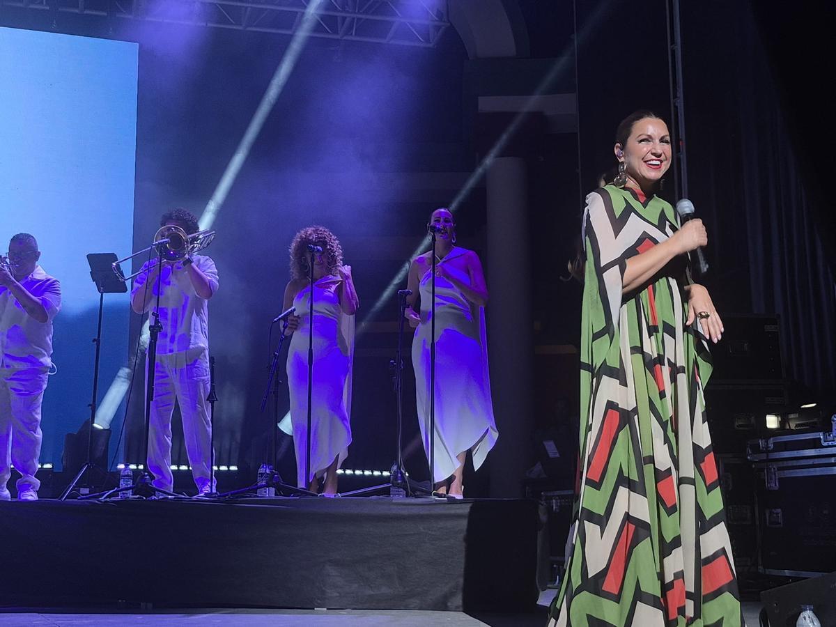 Niña Pastori deslumbra en Cabra