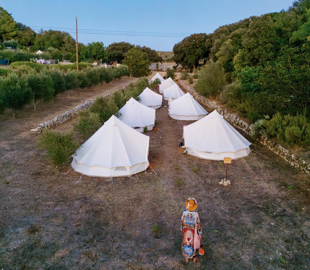 Wer möchte bleibt auch über Nacht - auf dem Festivalgelände stehen Glampings bereit.