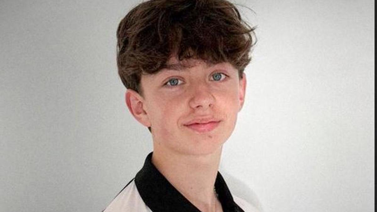 Daniel Kelleher posa ya con los colores del Campos Racing.