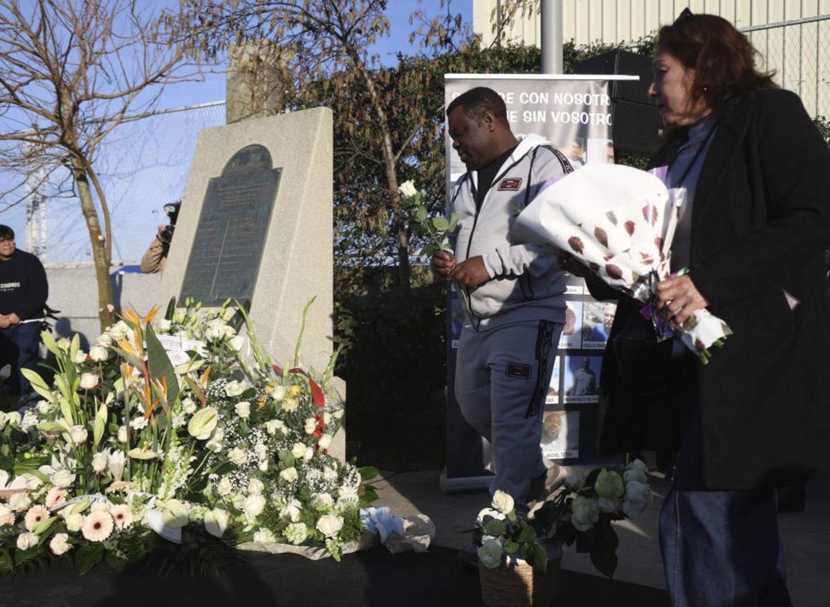 Uno de los supervivientes, Samuel Kwesi, presente en el acto. | GUSTAVO SANTOS