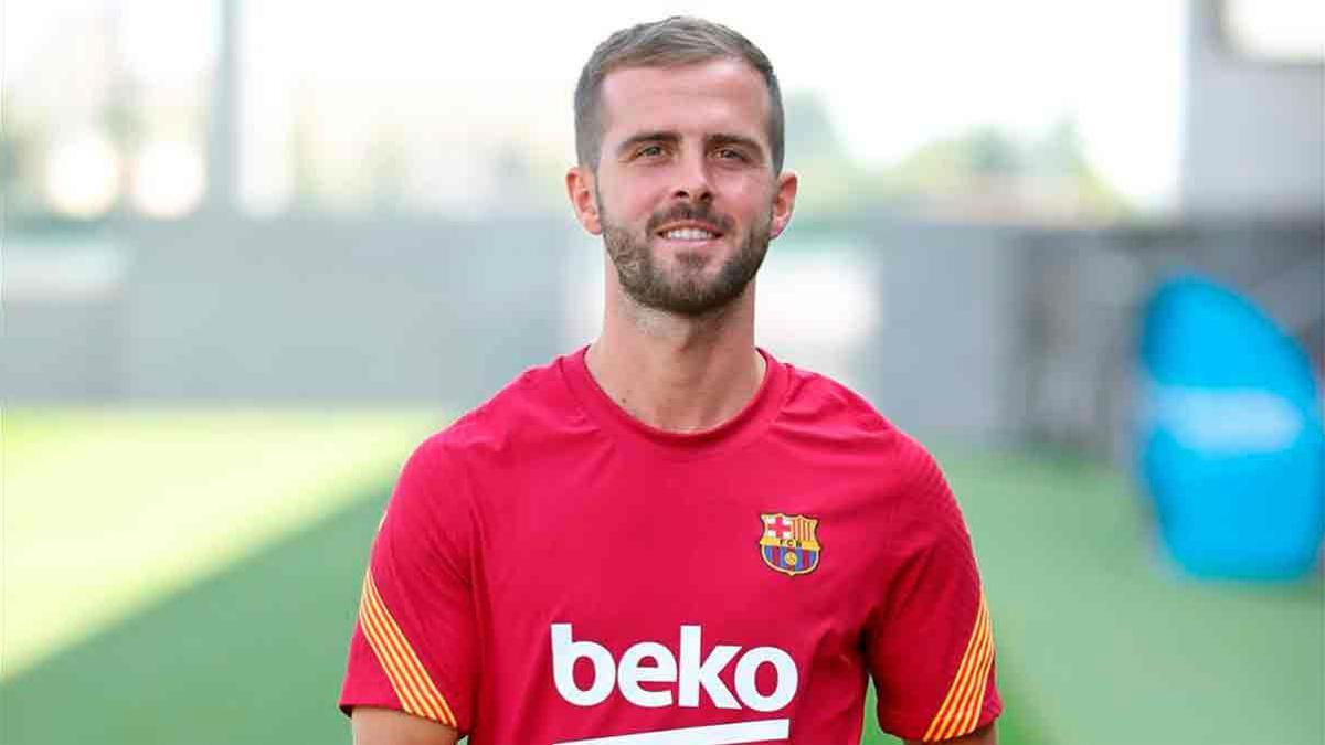 Pjanic enseña a pronunciar su nombre