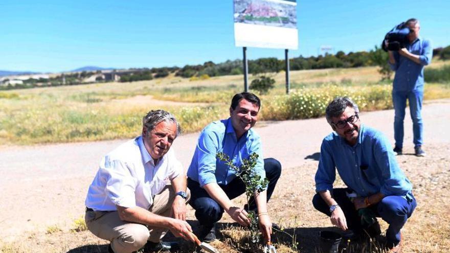 Bellido se compromete a impulsar los parques de Levante y de La Arruzafilla