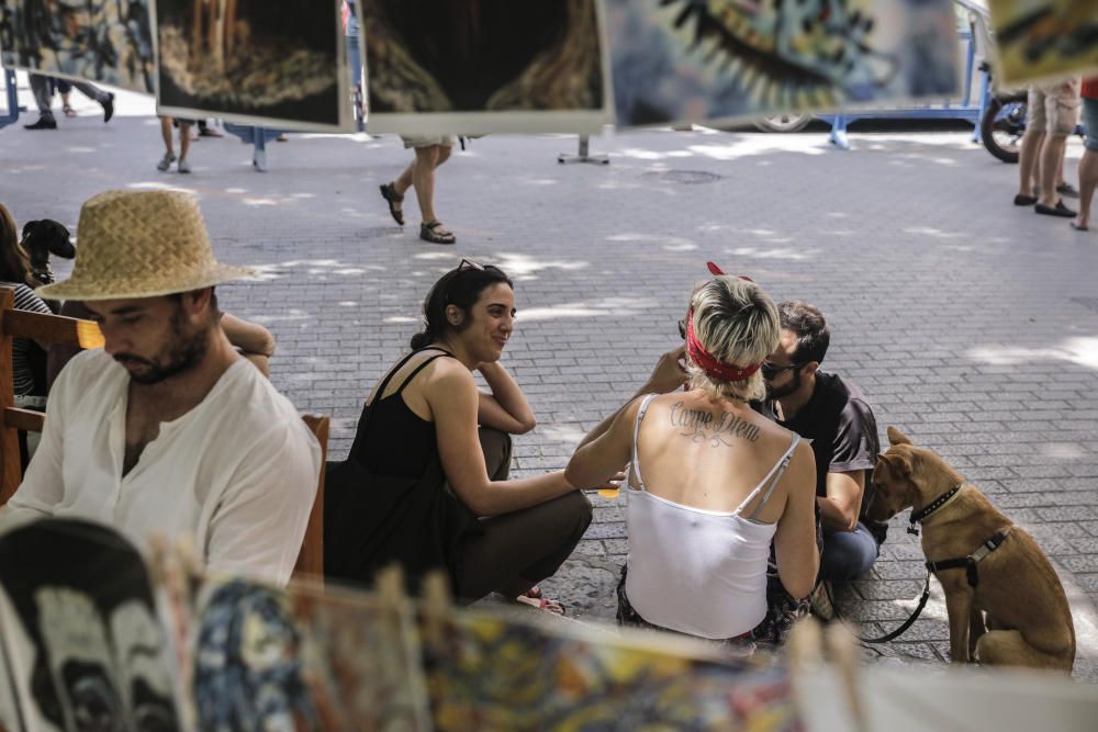 El Mercat de Sant Rescat llena la plaza Quadrado