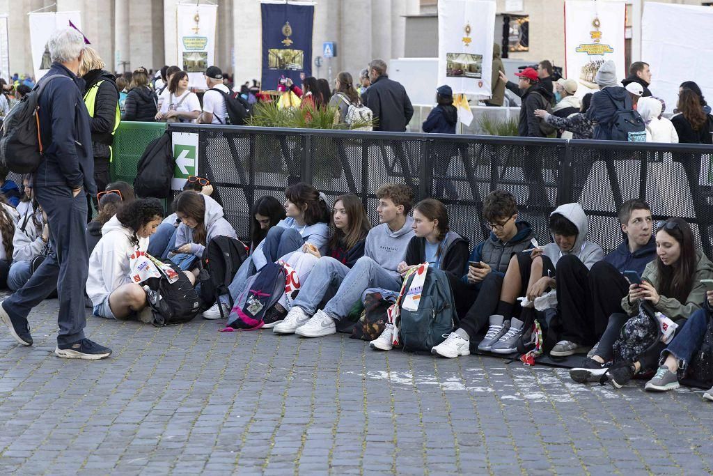 El funeral del papa Francisco en la Plaza de San Pedro del Vaticano, en imágenes