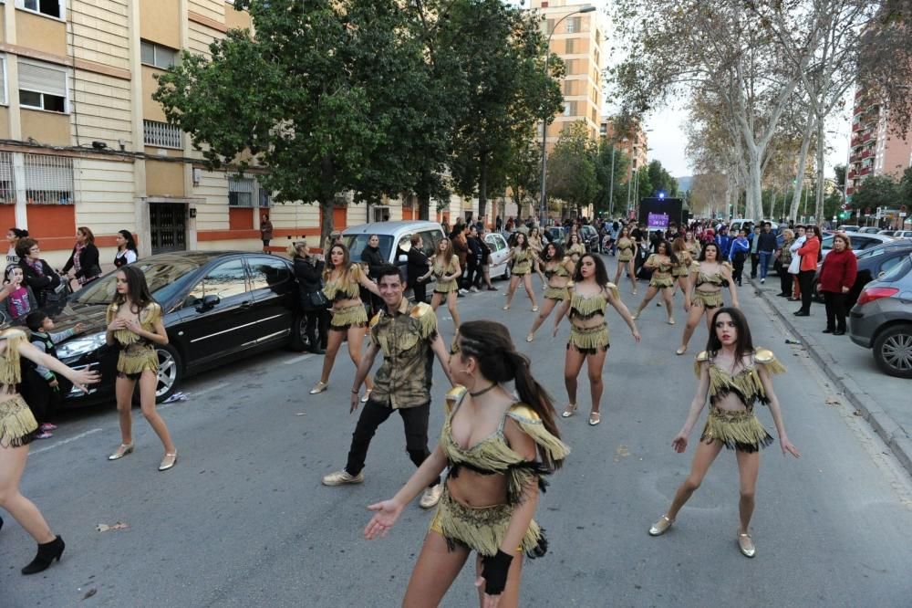 Vistabella saca su carnaval a las calles