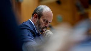 El presidente del Senado, Pedro Rollán, durante una sesión de control al Gobierno, en el Senado, a 9 de abril de 2024, en Madrid (España).