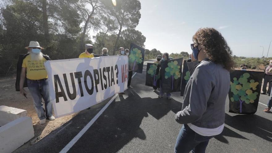 Protestas en la inauguración de la autopista de Campos