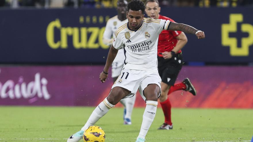 Rodrygo hace de Vinicius, de Brahim y de sí mismo en la goleada del Real Madrid en Cádiz