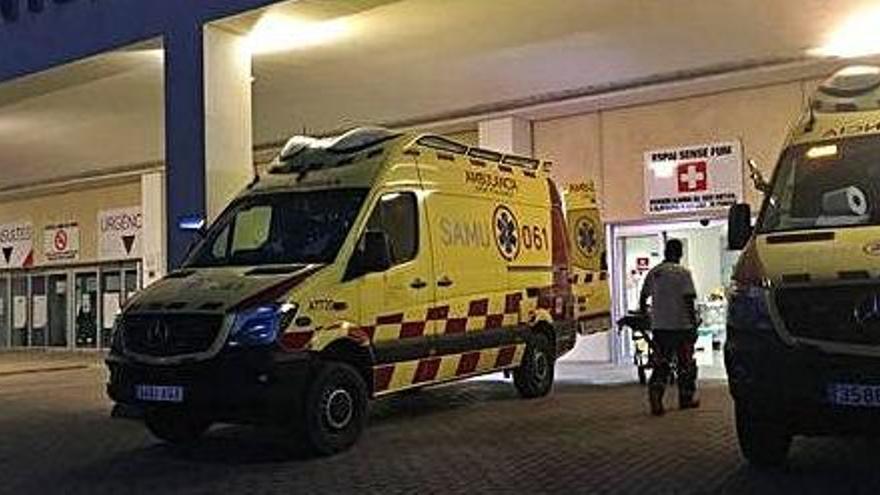 La segunda ambulancia de Soporte Vital Avanzado trasladó al herido a Urgencias de Formentera.