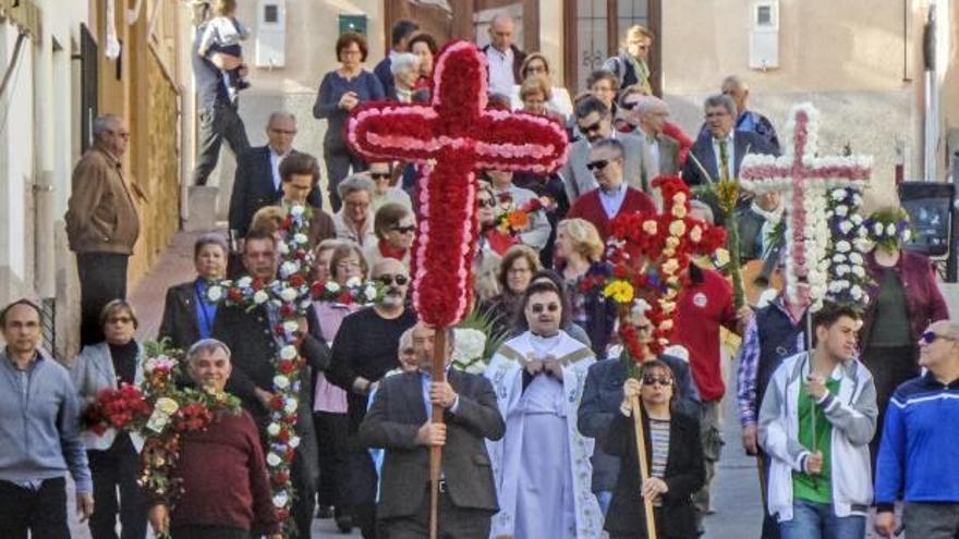 Los auroros de Callosa realizan su tradicional acto de la cruz de mayo
