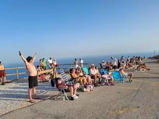 Así se ha vivido el eclipse en la cima del Puig de la Llorença, en Benitatxell (imágenes)