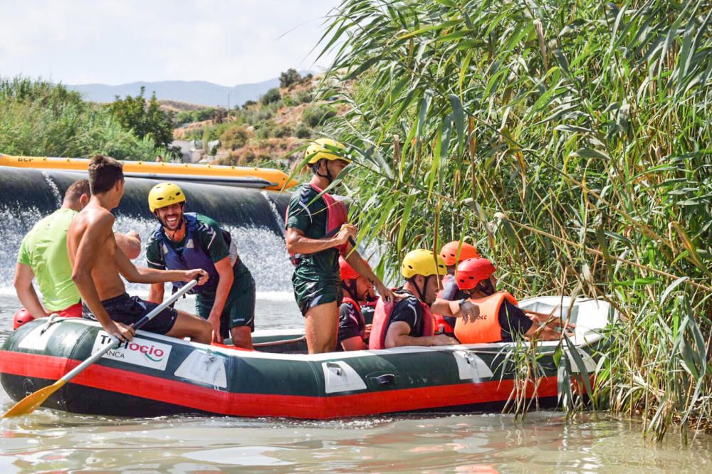 Los jugadores del Elche disfrutan haciendo rafting en el río Segura