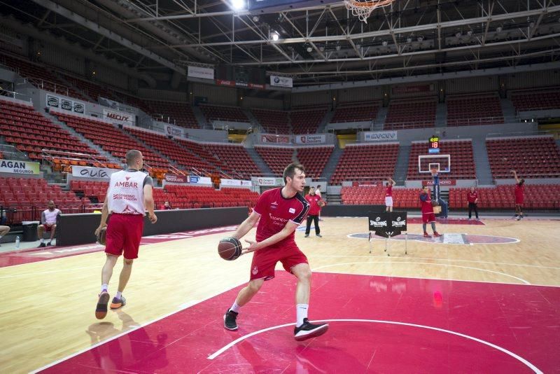 Entrenamiento a puerta abierta del Tecnyconta Zaragoza