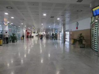 El terremoto de Almería provoca 13 réplicas en dos horas y daños menores en el aeropuerto