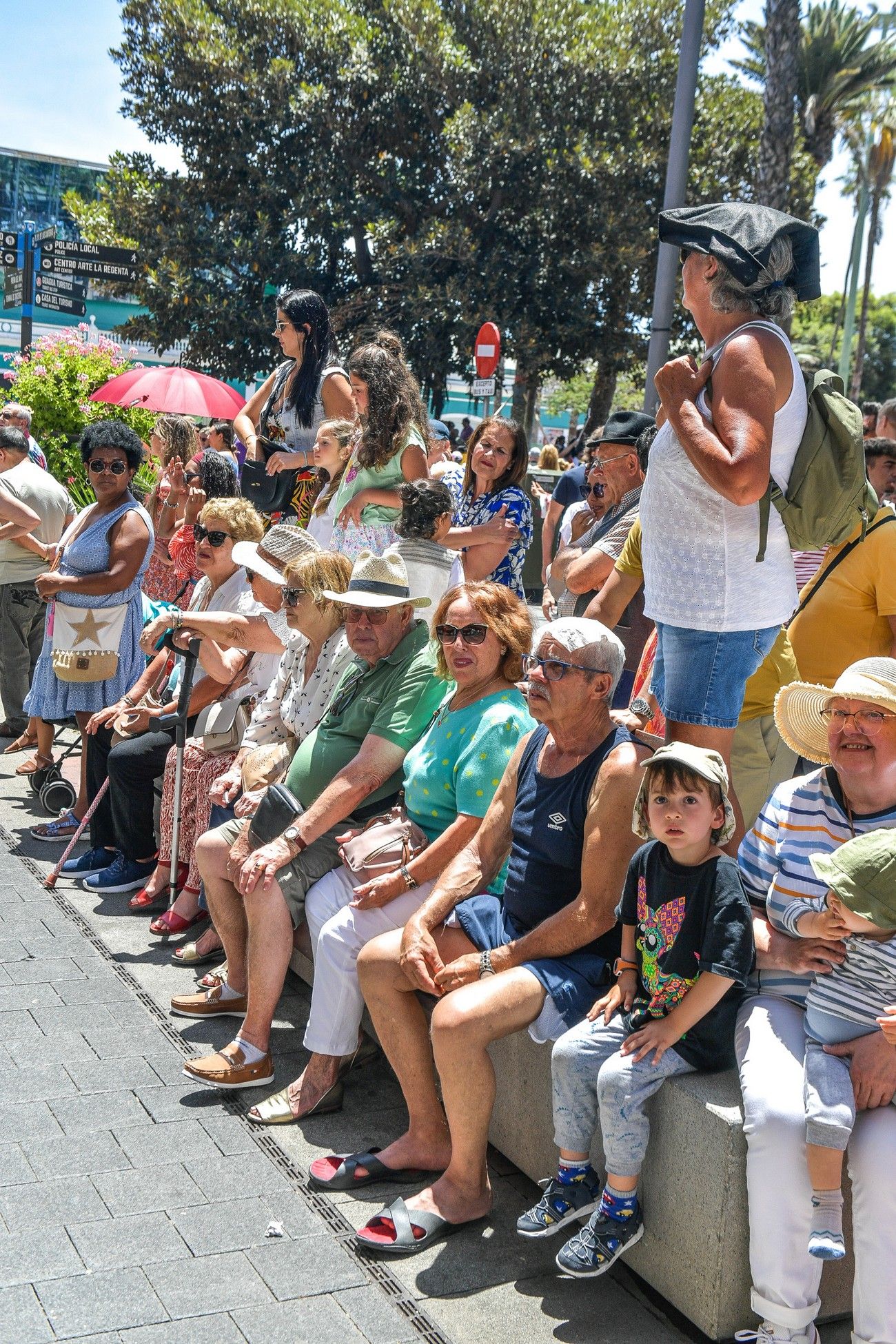 Una romería con bikini en Las Palmas de Gran Canaria