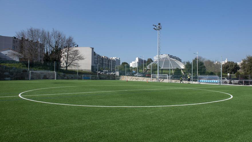 El campo de fútbol de Eirís, en A Coruña, acogerá este sábado sus primeros partidos federados