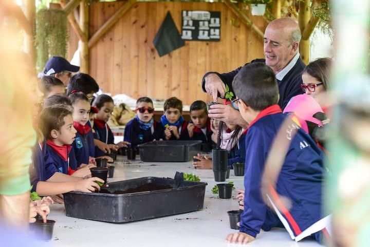 Visita escolar a la Granja Agricola del Cabildo