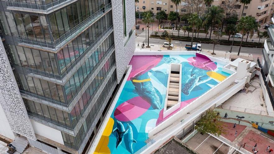 Estepona concluye el primer mural artístico horizontal de la ciudad