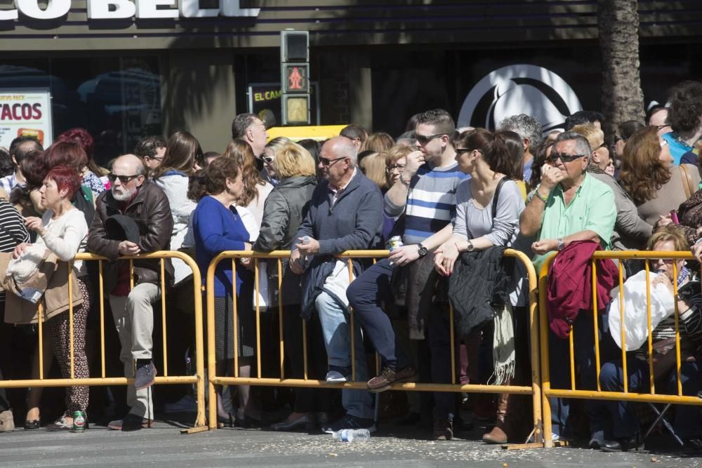 Búscate en la mascletà del 8 de marzo