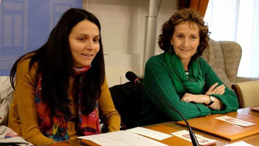 María Eugenia Cabezas y Rosario García Rozas presentan el ciclo de conferencias.