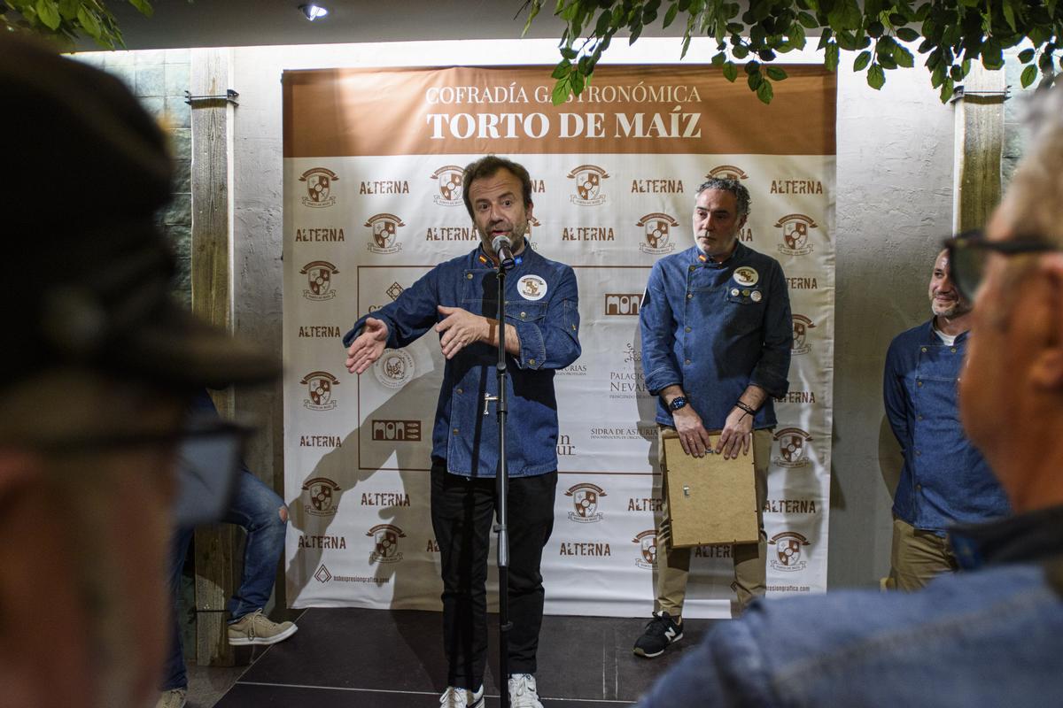 Presentación de la cofradía del torto