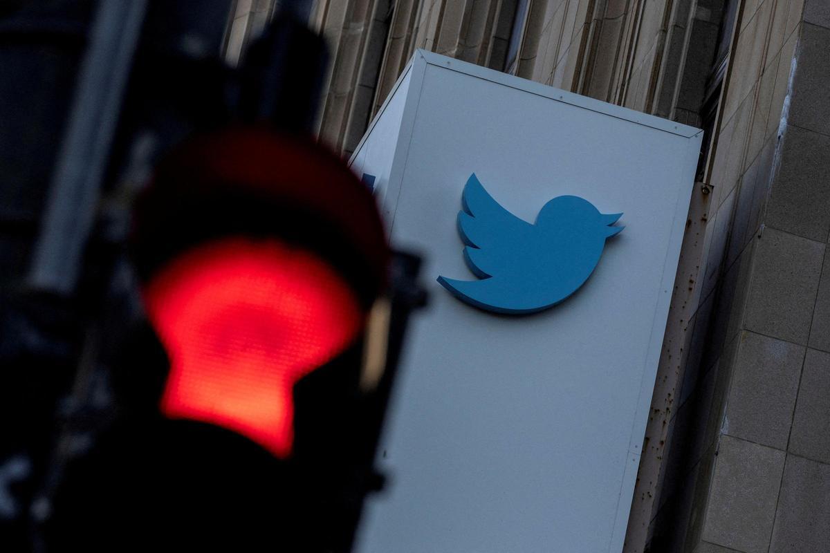FILE PHOTO: Twitter corporate headquarters building in San Francisco, California FILE PHOTO: Twitter corporate headquarters building in San Francisco, California