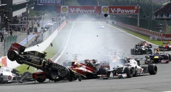 Fotogalería del choque múltiple en el Circuito de Spa