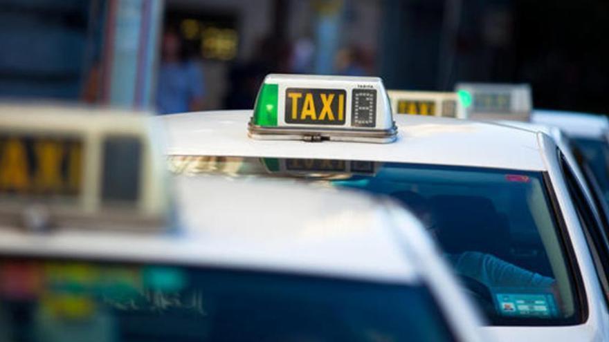 Apuñala a un taxista en Canarias para robarle la recaudación