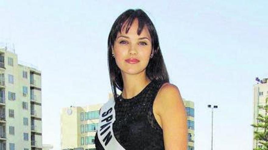 Helen Lindes, Miss España 2000